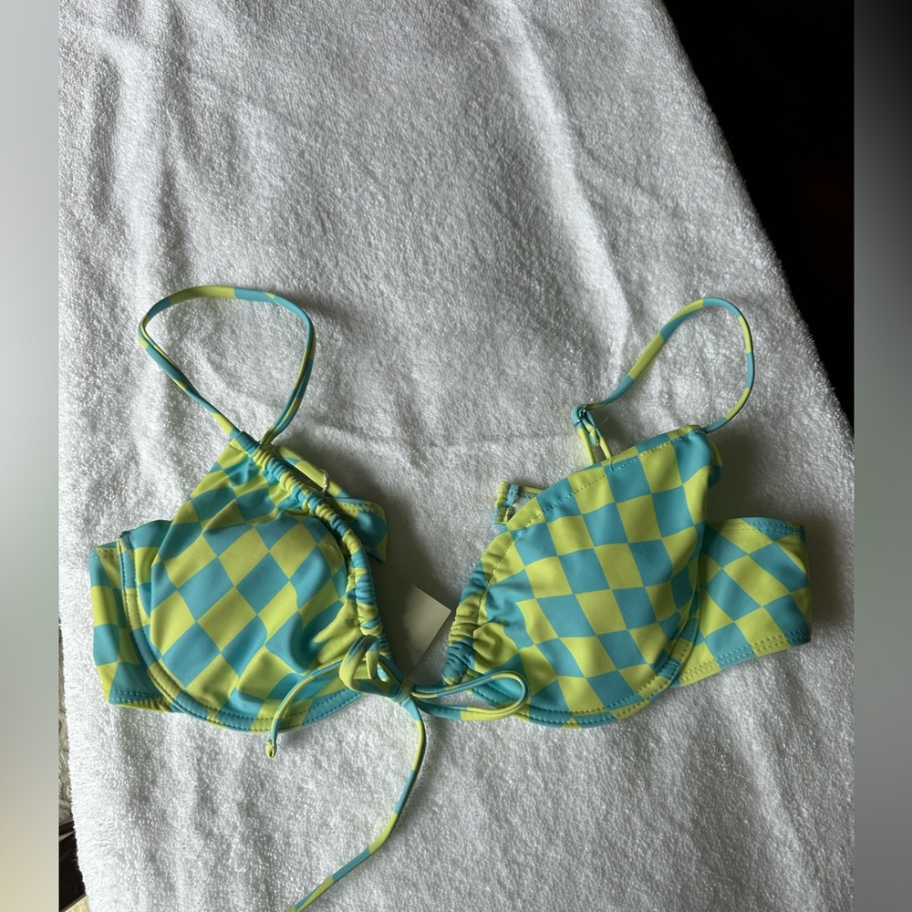 Aurelle NWT Riza Sunrize top.